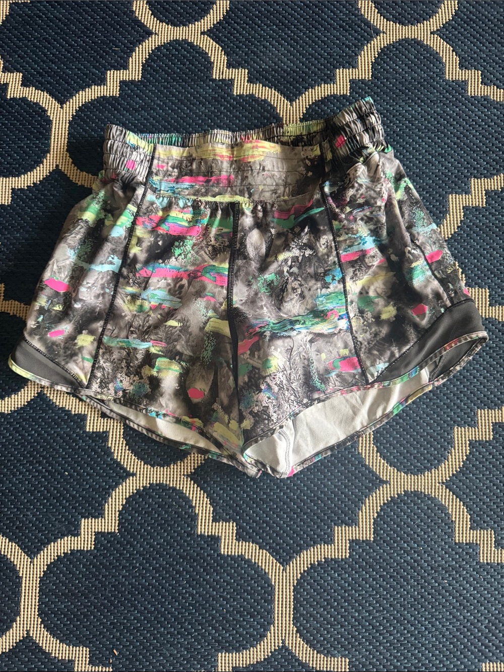 Lululemon Hotty Hot High-Rise Lined Short 4"